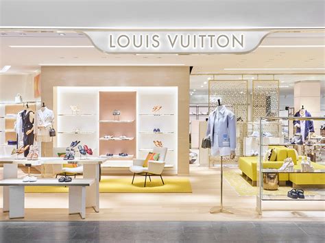 i negozi di livigno louis vuitton|louis vuitton milano.